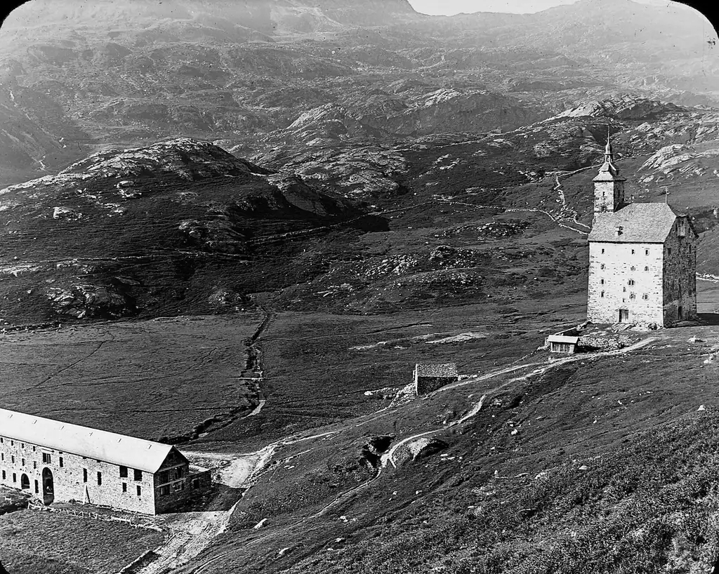 Barralhaus und Alter Spittel auf einem Glasdia von 1910